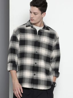 The Indian Garage Co - Men Relaxed Fit Textured Full Sleeves Cutaway Black Casual Shirt