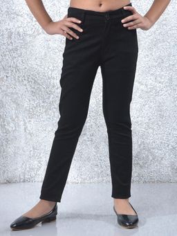 CRIMSOUNE CLUB - Black Solid Skinny Fit Jeans