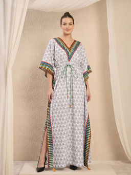 First Resort by Ramola Bachchan - Grey And White Triangle Geometric Print Full Length Kaftan