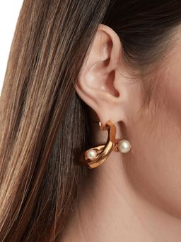 Outhouse - Pearls Des Celeste Twisted Hoops White Earrings