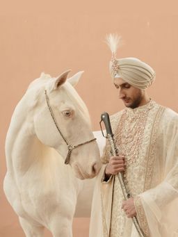 Outhouse - The Maharaja White Necklace