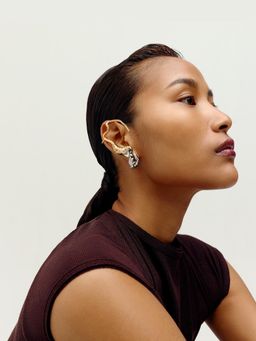 Outhouse - Seris Coil White Ear Cuff