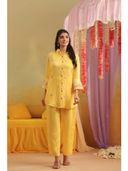 Yellow color option, Currently selected