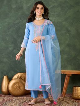 Ariya Prints - Women Green Silk Embroidered Kurta with Pant and Dupatta