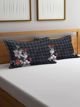 ARRABI - Black Floral Polycotton Pillow Covers (Pack of 2)