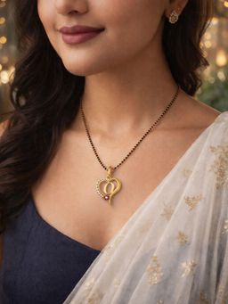 Digital Dress Room - O Letter Multi-Color Heart Short Gold Plated Mangalsutra