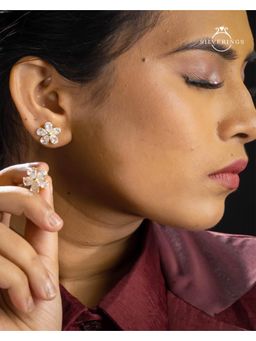 Silverings - 925 Sterling Silver White Pretty Women Zircon Earrings