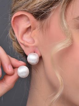 REENISAA - White Minimalist Ball Design Drop Earrings