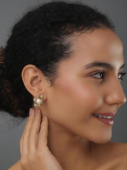 REENISAA - White Pearl Golden Stud Earrings
