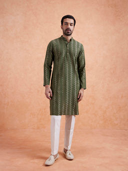 KISAH - Men Green Thread Work Kurta and Pant