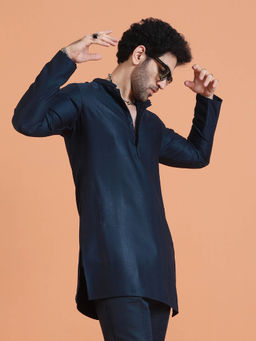 KISAH - Men Mid Navy Blue Silk Blend Solid Textured Kurta