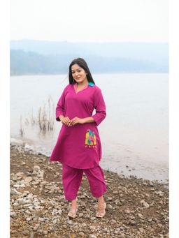 KARIGAR - Hand Embroidered Pocket Cotton Purple Kurta with Pant
