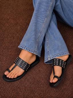 Louis Stitch - Women Black Toe-Ring Embellished Beads Flats