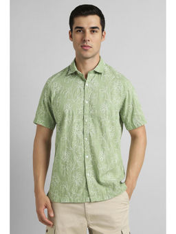 Simon Carter - Green Shirt