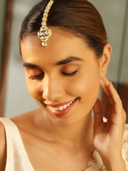 Priyaasi - Floral Designed Gold Plated Kundan Elegance Maang Tikka