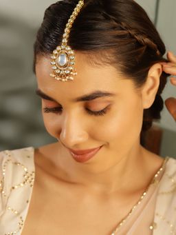 Priyaasi - Blooming Floral Design Mini Pearls Gold Plated Maang Tikka