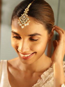 Priyaasi - Flower Shape Pearl Kundan Designer Piece Gold Plated Maang Tikka