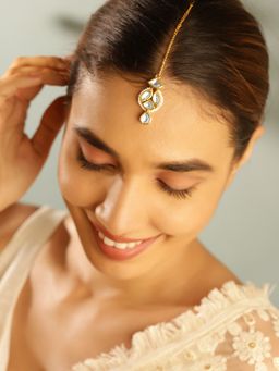 Priyaasi - Leaf Design Kundan Gold Plated Maang Tikka