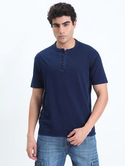 SHOWOFF - Men Navy Blue Cotton Solid Henley Neck T-Shirt