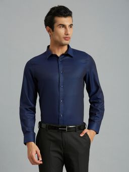 Reid & Taylor - Men Cotton Textured Slim Fit Blue Shirt