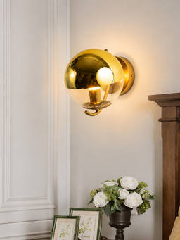Whispering Homes - Space Ball Wall Lamp - Gold