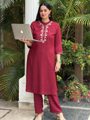 Maroon color option, Currently selected