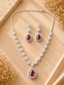 Red color option, Sold out, Currently selected