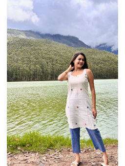 Sutra Art of Clothing - Handloom Off White Polka Dot Pure Cotton Jamdani Kurta Set