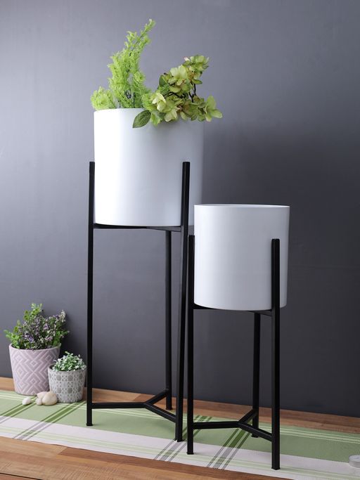 AAPNO RAJASTHAN Ceramic Planters with Black Stand - Set Of 2