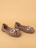 Beige color option, Currently selected