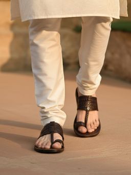 PRIVO - Mens Brown Casual Solid One Toe Kolhapuri