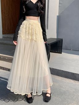 Outzidr - Cream Rosette Detailed Half And Half Pleated Skirt