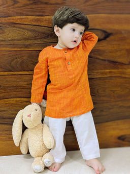 Vastramay - Boys Orange Pure Cotton Kurta With Pyjama