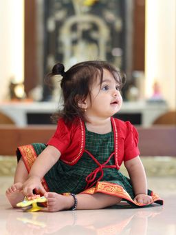Vastramay - Girls' Green Dress With Jacket