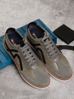 EZOK - Men Grey Lace Up Textured Leather Sneakers