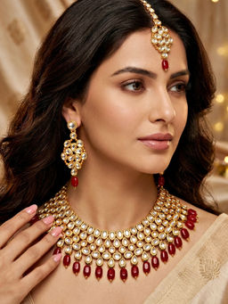 LUCKY JEWELLERY - 18K Gold Plated Kundan Maroon Bead Necklace, Pair of Earrings & Mangtika