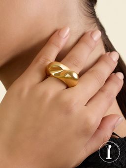 Isharya - Gold Heart Ring In 18Kt Gold Plated