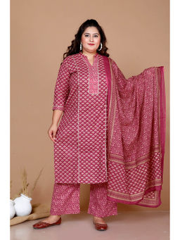 Miravan - Women Plus Size Pink Straight Floral Printed Kurta & Palazzo with Dupatta (Set of 3)