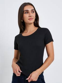Styli Elevate - Women Black Solid Scoop Neck Short Sleeves Fitted Ribbed Top