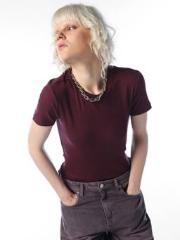 ONLY - Women Solid Regular Fit Maroon T-Shirt