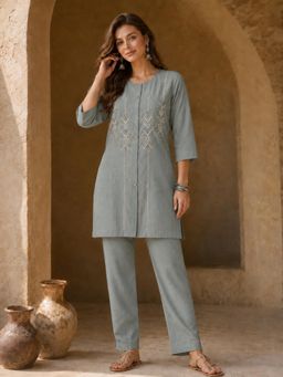 BERRYLICIOUS - Women Blue Hand Embroidered Kurti with Pant