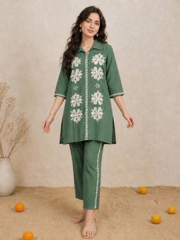 BERRYLICIOUS - Women Sea Green Embroidered Kurti with Pant