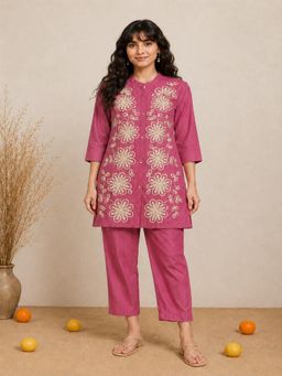 BERRYLICIOUS - Women Pink Floral Bead Work Kurti with Pant
