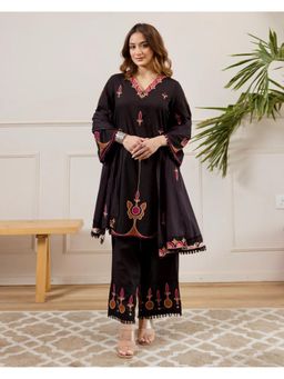 Wedani - Black Stylish Embroidered Anarkali Kurta with Pant and Dupatta