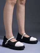 Black color option, Sold out, Currently selected