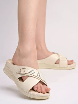 Shoetopia - Comfortable Cream Doctor Sole Sandals for Girls