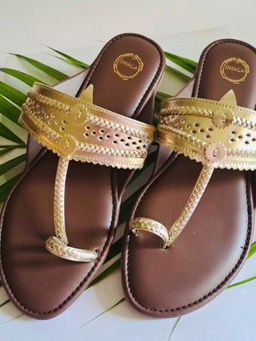 Dhaga - Raunaq Brown Flat Kolhapuri