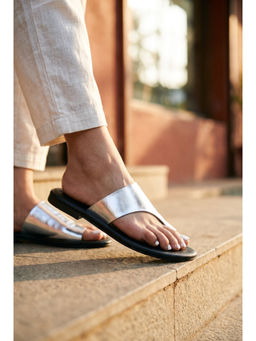 SKO - Silver One Toe Amalfi Flat Sandals