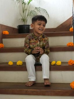 Funny Bones - Village Canvas Print Muslin Silk Kurta Pyjama (Set of 2)