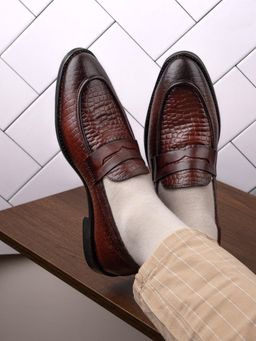 La Botte - Men Brown Textured Loafers